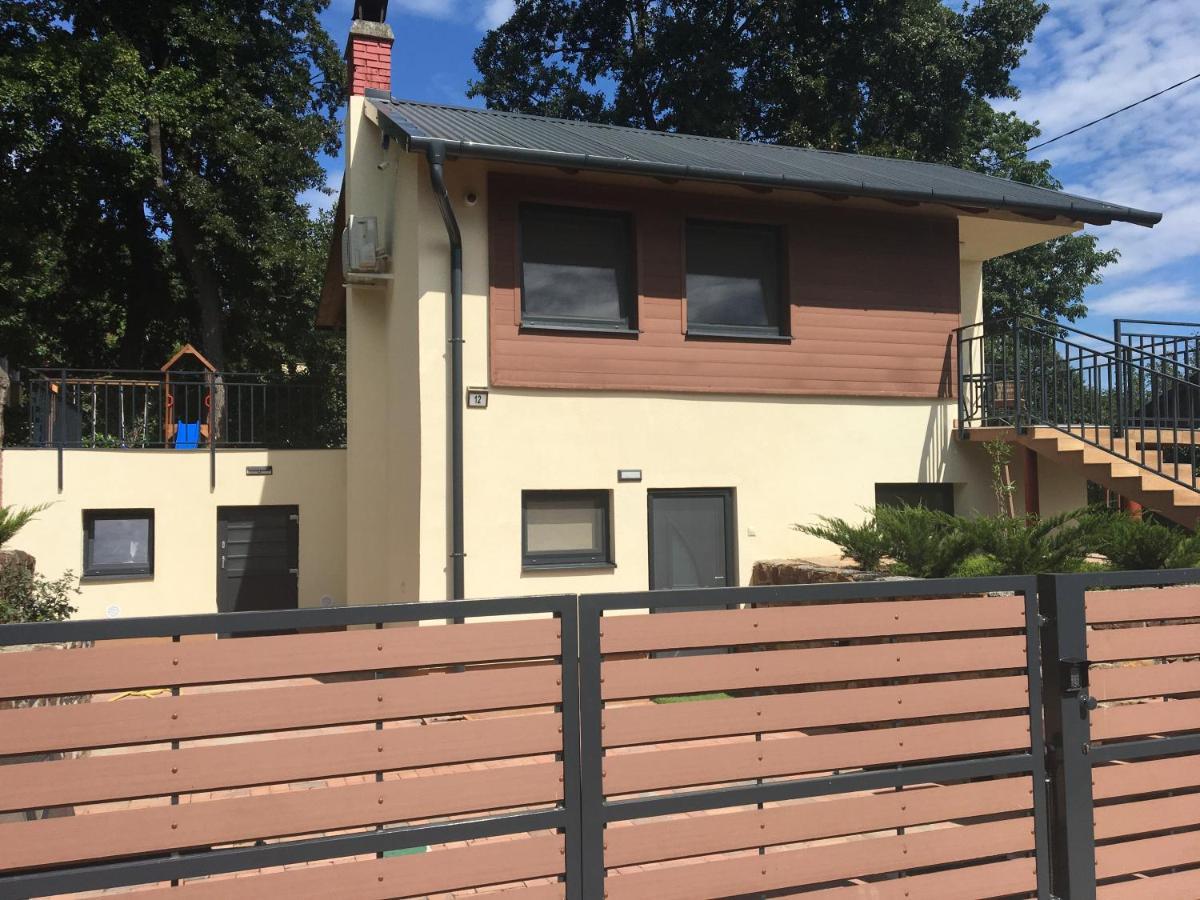 Balaton Wellness Tom Cat Nyaralo 1 Wellness Es 1 Gyermekbarat Apartmannal Kovagoors Eksteriør bilde