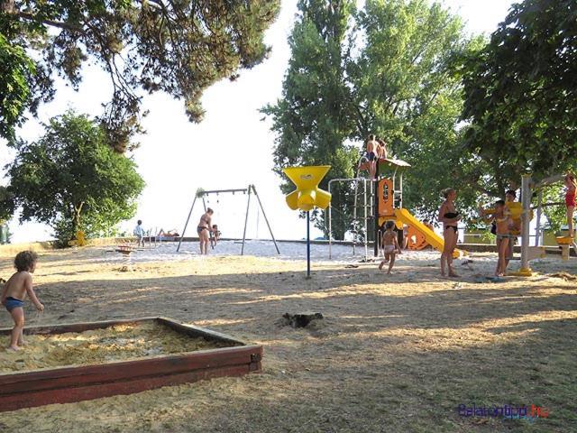Balaton Wellness Tom Cat Nyaralo 1 Wellness Es 1 Gyermekbarat Apartmannal Kovagoors Eksteriør bilde