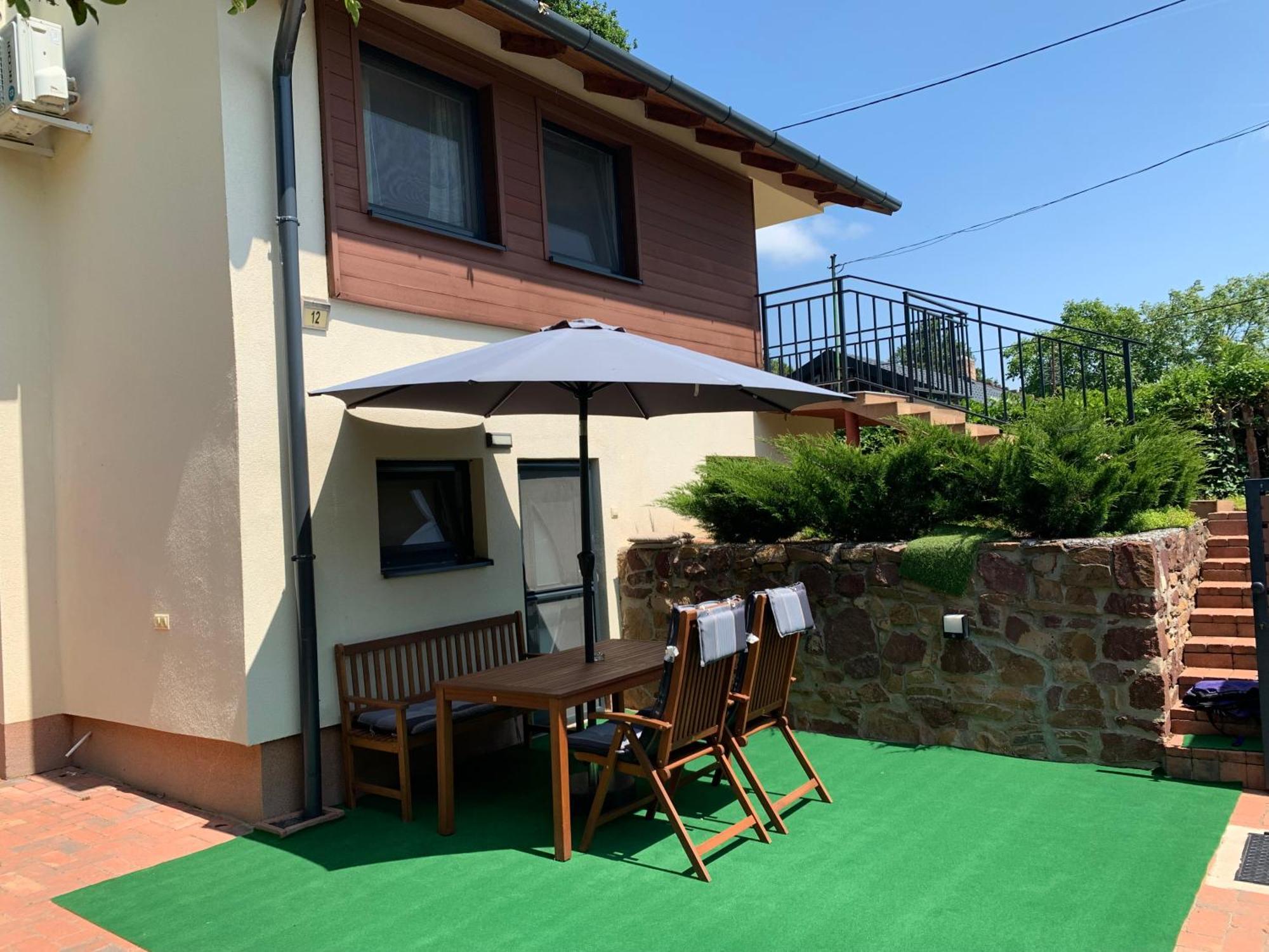 Balaton Wellness Tom Cat Nyaralo 1 Wellness Es 1 Gyermekbarat Apartmannal Kovagoors Eksteriør bilde